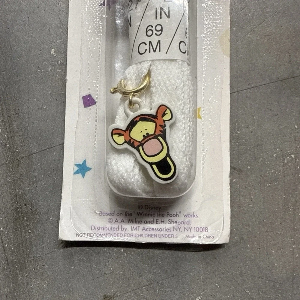 Disney Authentic Original Winnie The Pooh 27 Inch Shoe Laces With Charms New